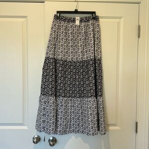 LOFT tiered skirt size S new, never worn
